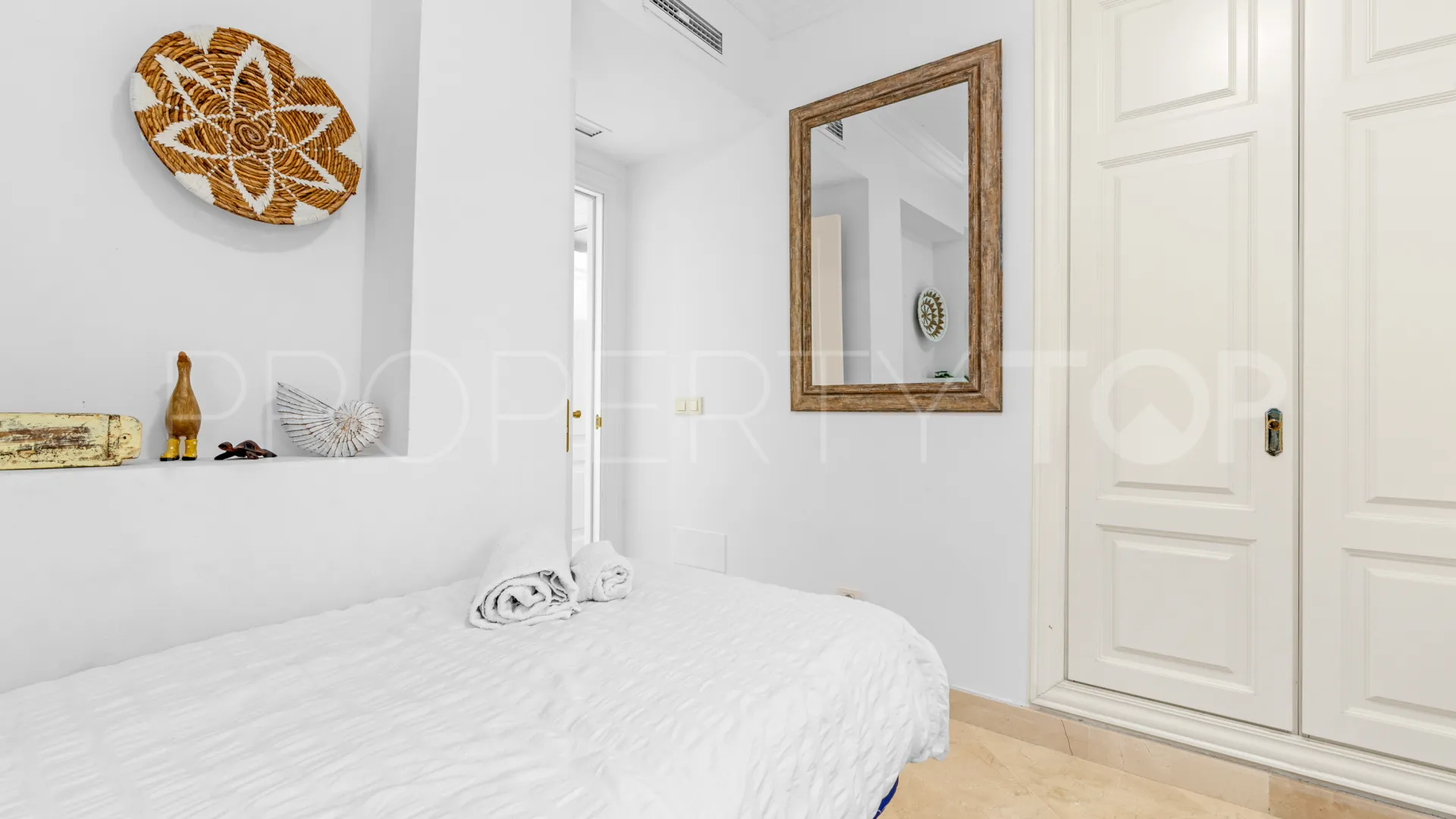 Majestic ground floor apartment for sale