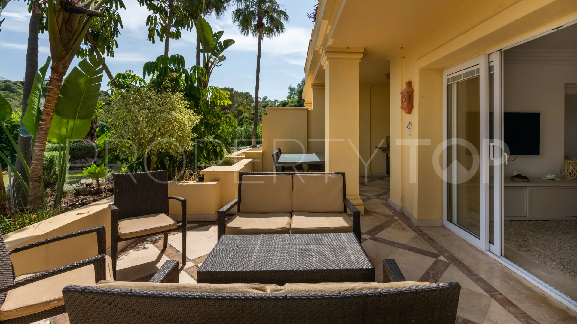 Majestic ground floor apartment for sale