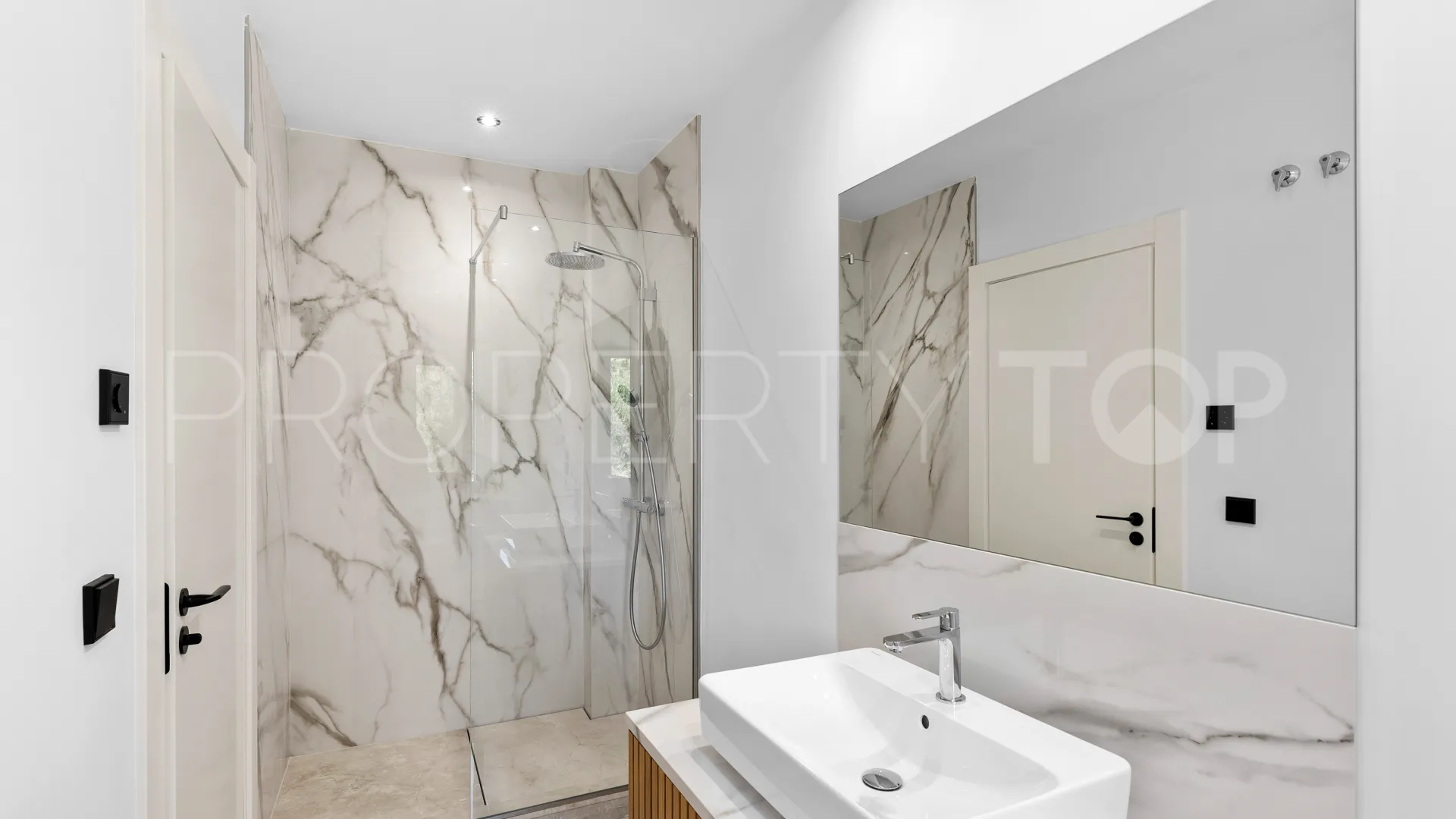Villa en venta de 5 dormitorios en El Madroñal