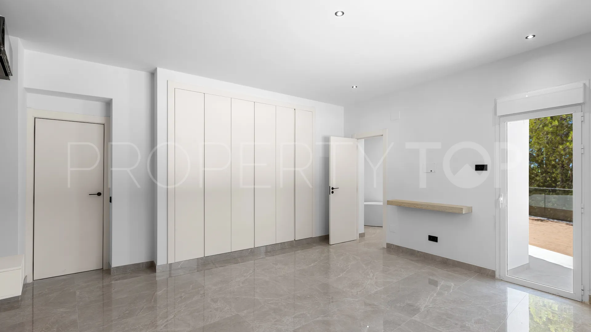 Villa en venta de 5 dormitorios en El Madroñal