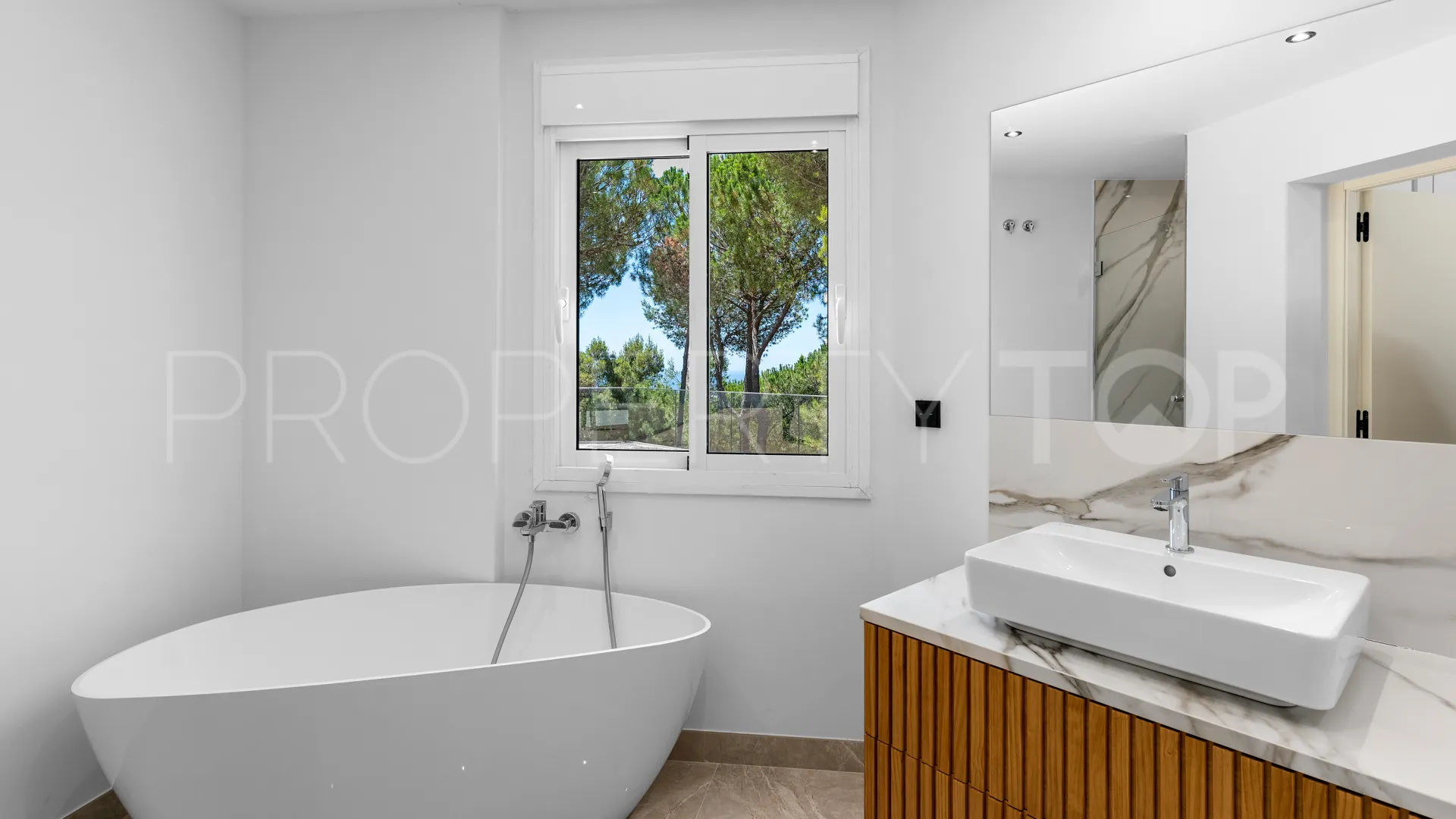 Villa en venta de 5 dormitorios en El Madroñal
