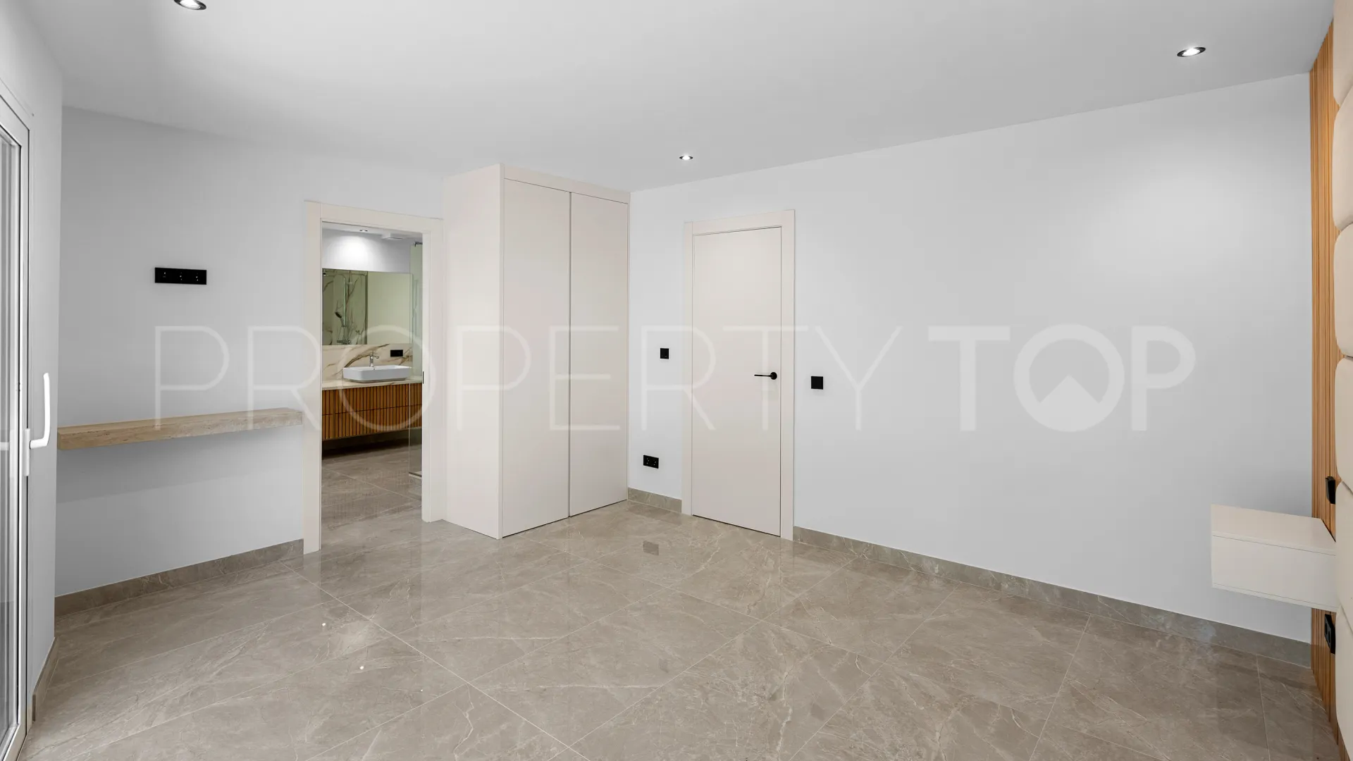 Villa en venta de 5 dormitorios en El Madroñal