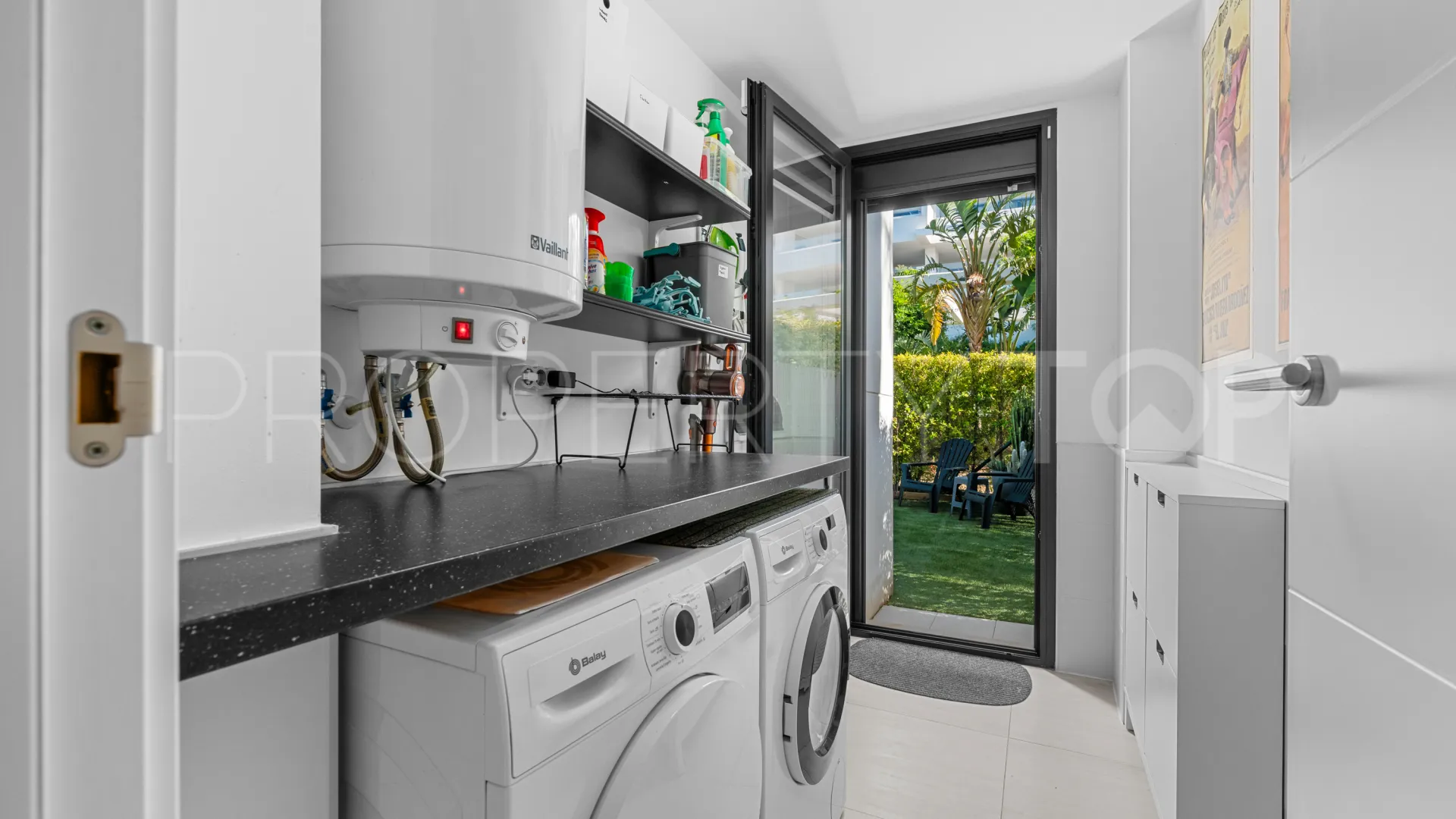 Se vende apartamento planta baja en Las Olas de 3 dormitorios