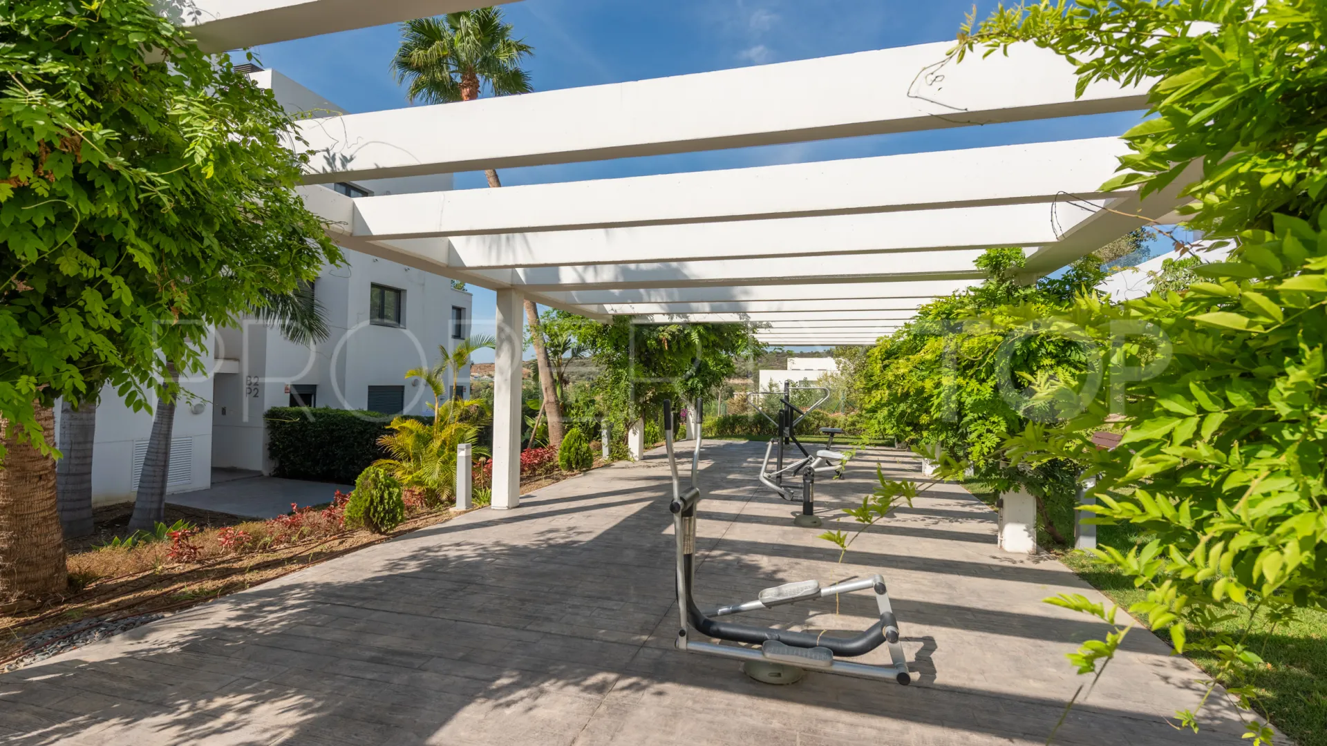 Se vende apartamento planta baja en Las Olas de 3 dormitorios