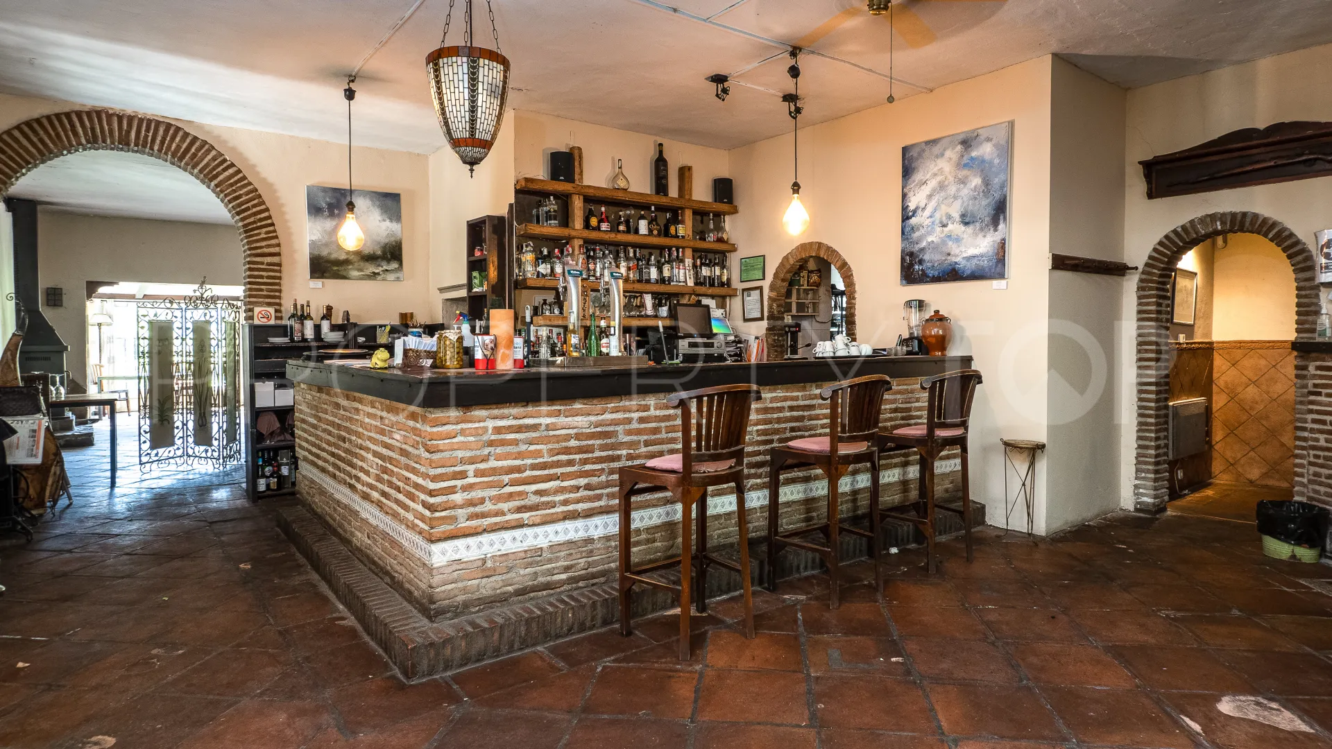 Buy restaurant in Casares Montaña with 3 bedrooms