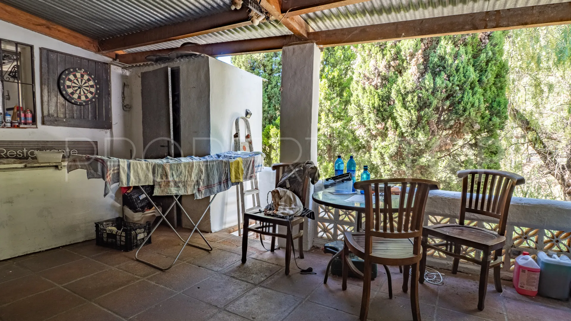 Buy restaurant in Casares Montaña with 3 bedrooms