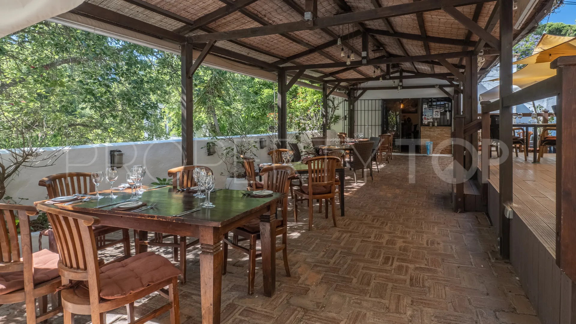 Buy restaurant in Casares Montaña with 3 bedrooms