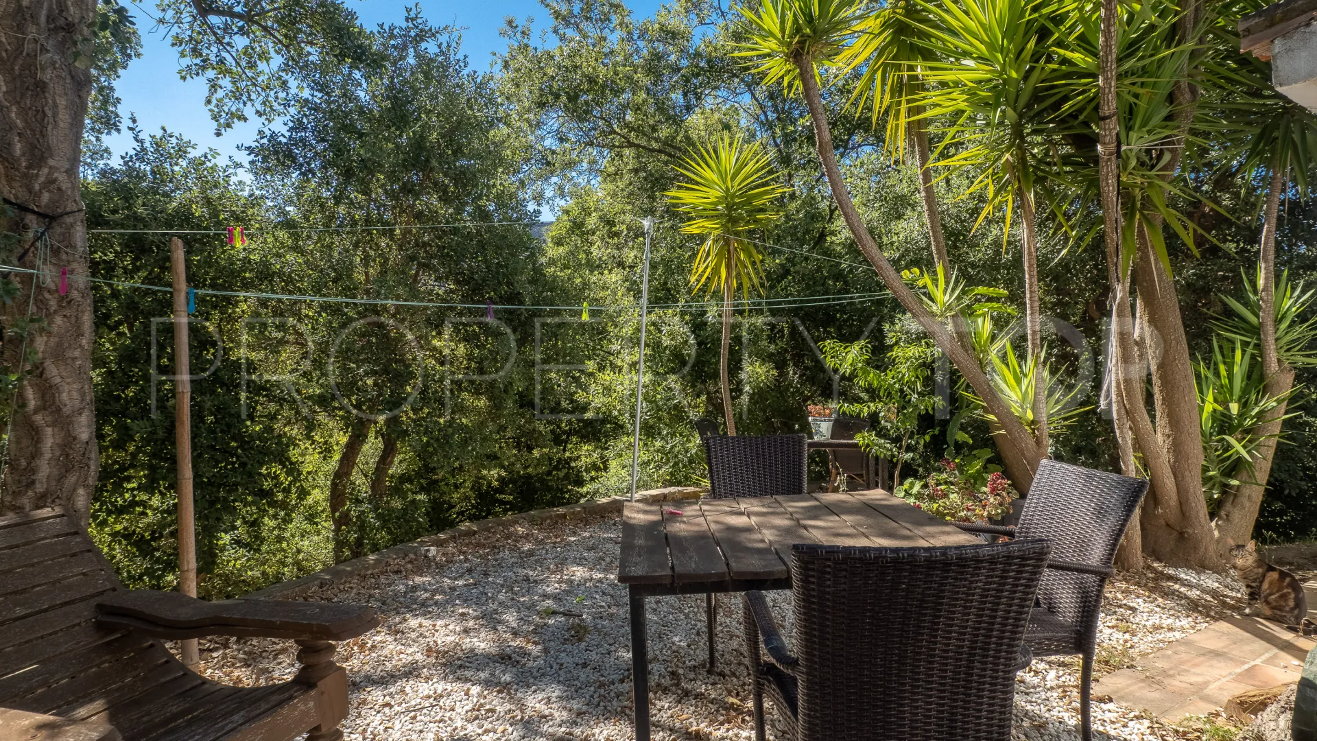 Buy restaurant in Casares Montaña with 3 bedrooms