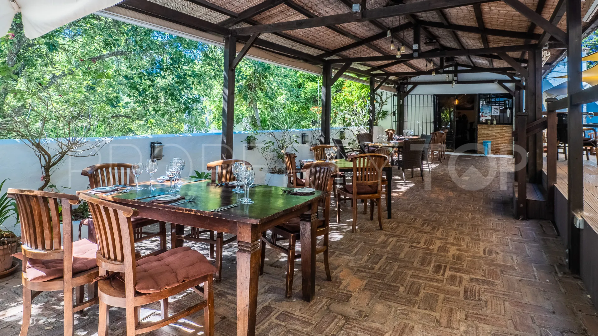 Buy restaurant in Casares Montaña with 3 bedrooms