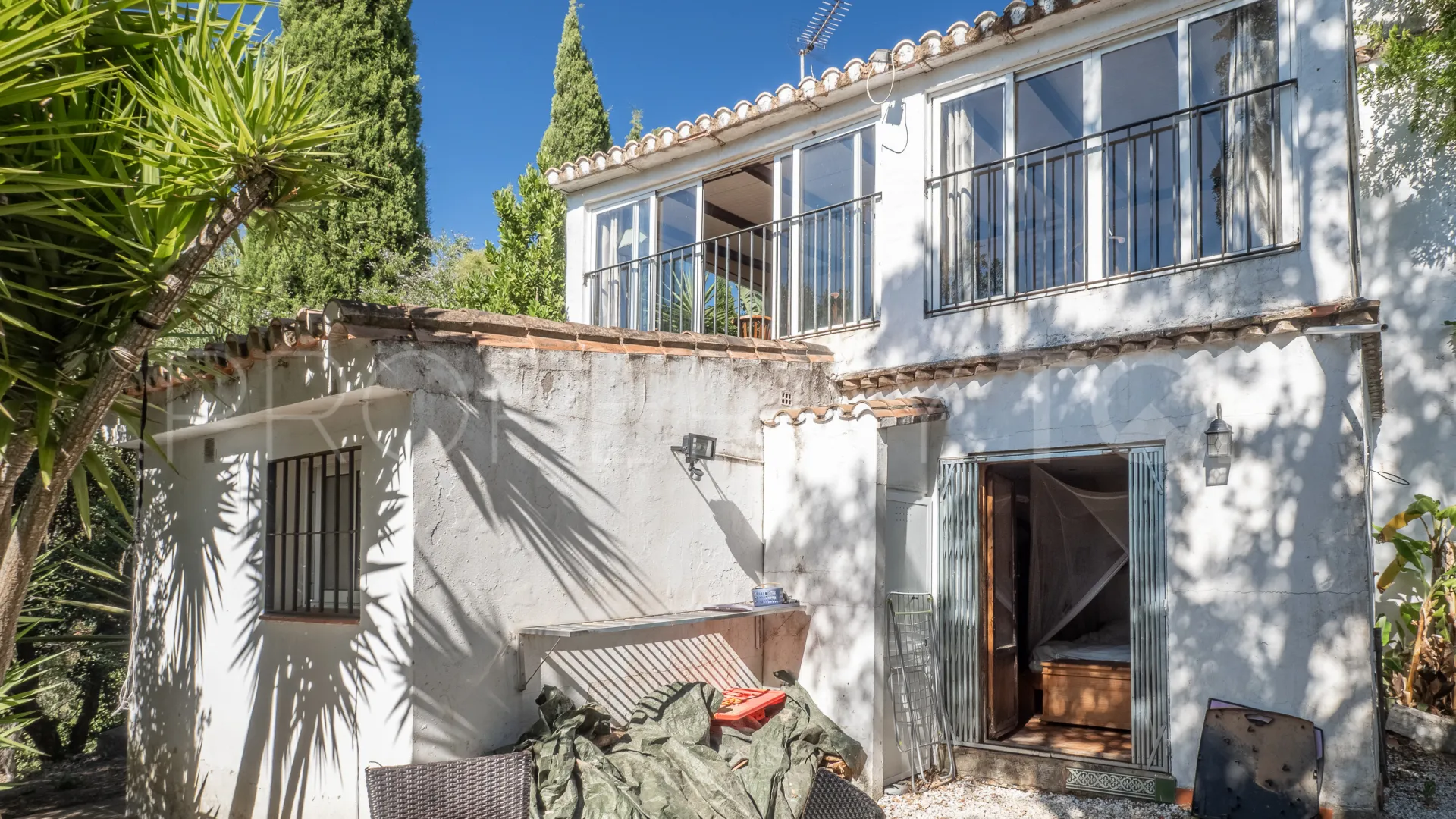 Buy restaurant in Casares Montaña with 3 bedrooms