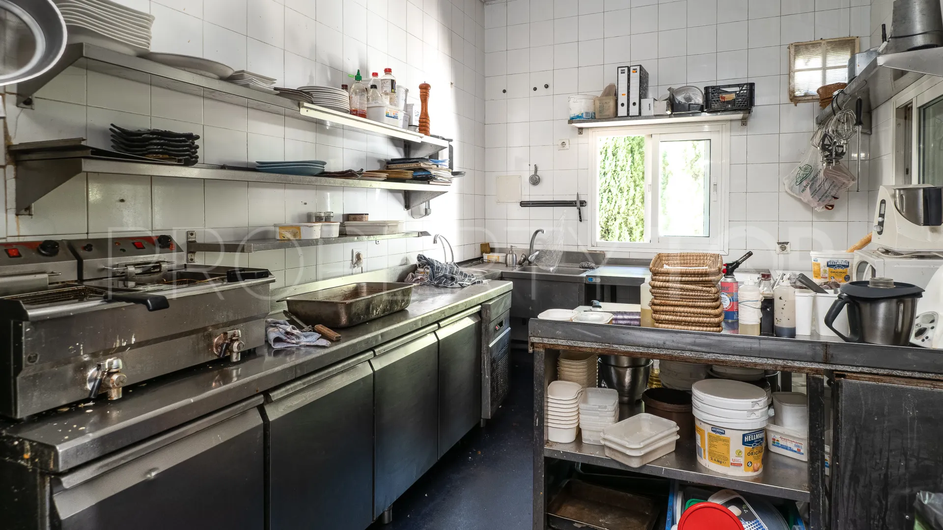 Buy restaurant in Casares Montaña with 3 bedrooms