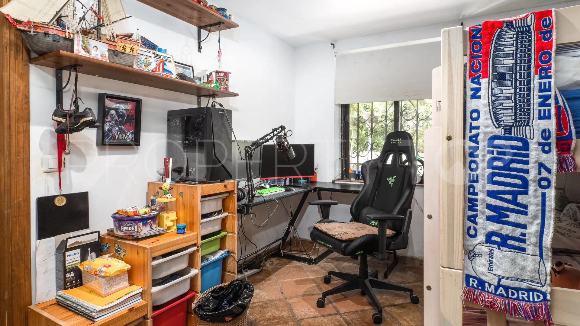Buy restaurant in Casares Montaña with 3 bedrooms