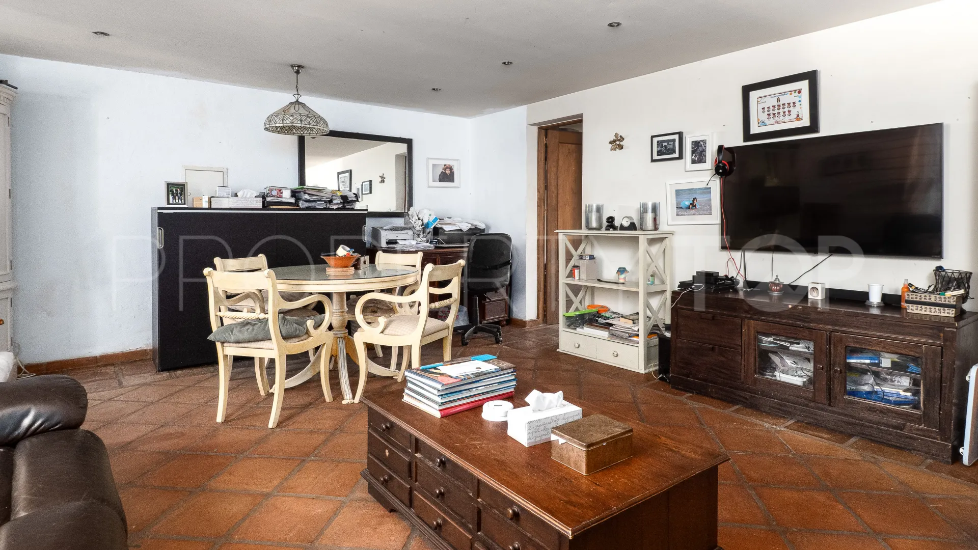 Buy restaurant in Casares Montaña with 3 bedrooms