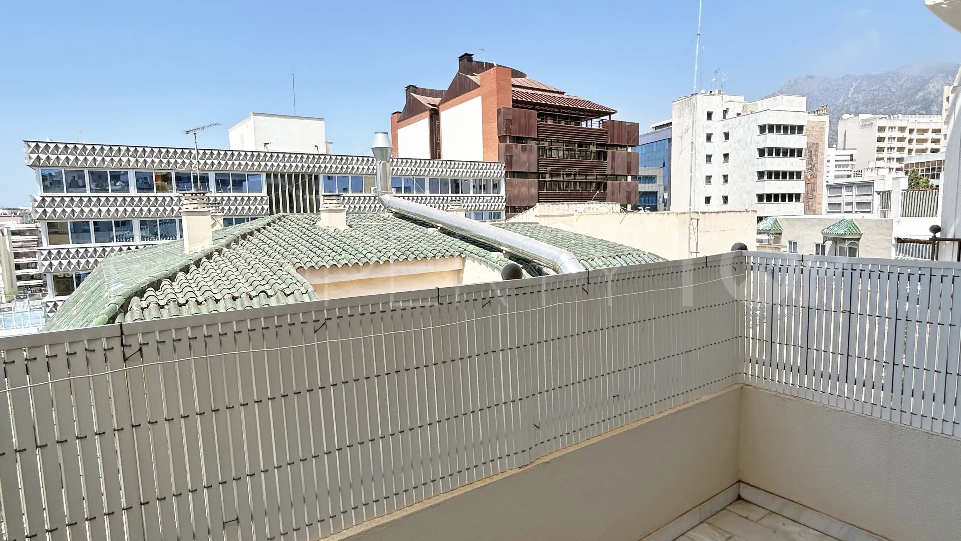For sale duplex penthouse with 4 bedrooms in Marbella Centro