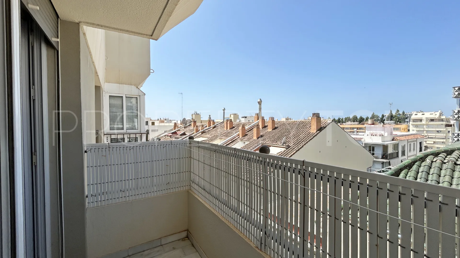 For sale duplex penthouse with 4 bedrooms in Marbella Centro