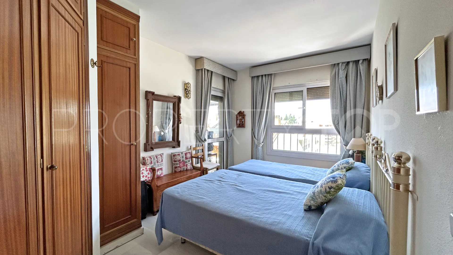 For sale duplex penthouse with 4 bedrooms in Marbella Centro