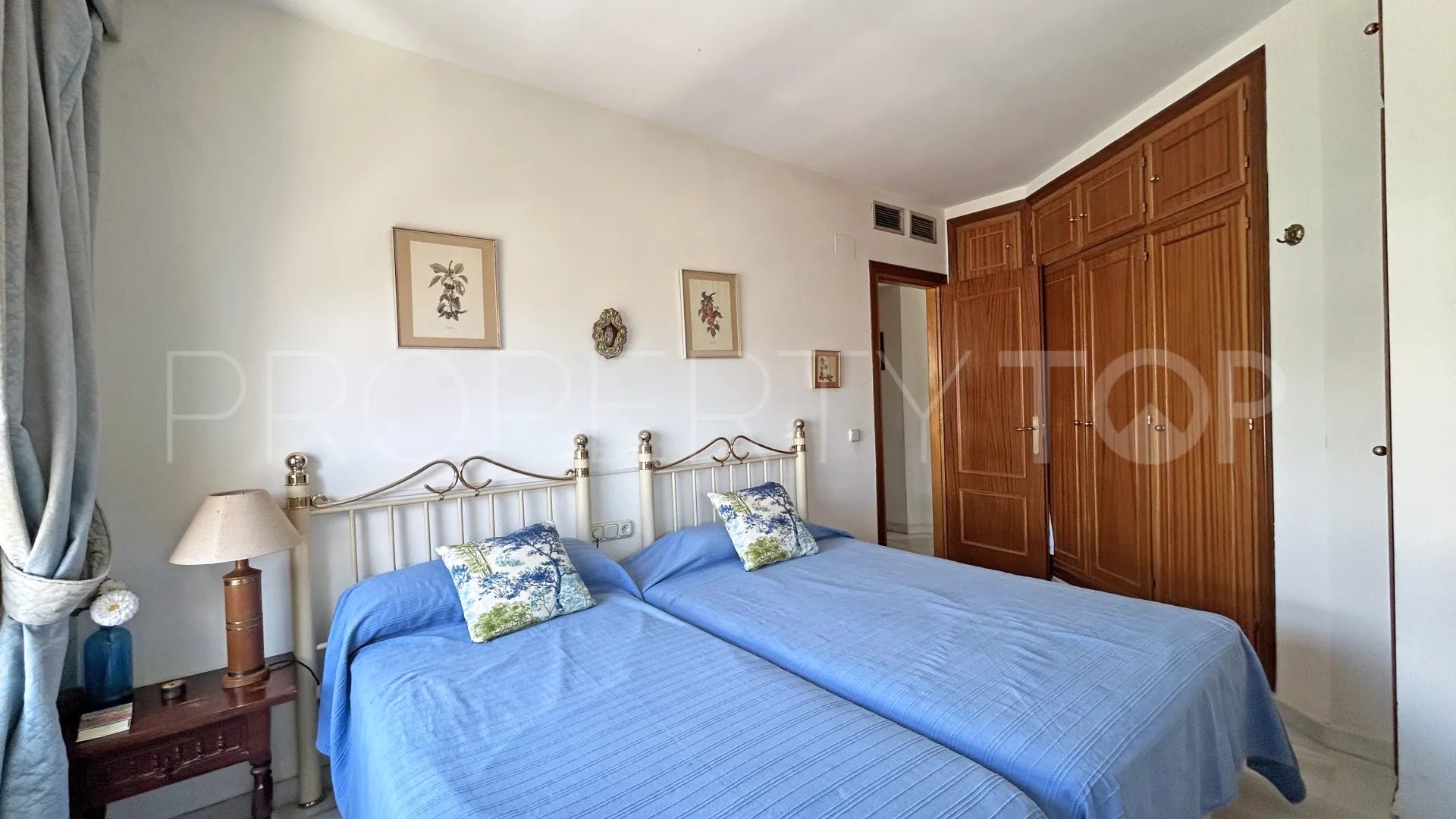 For sale duplex penthouse with 4 bedrooms in Marbella Centro