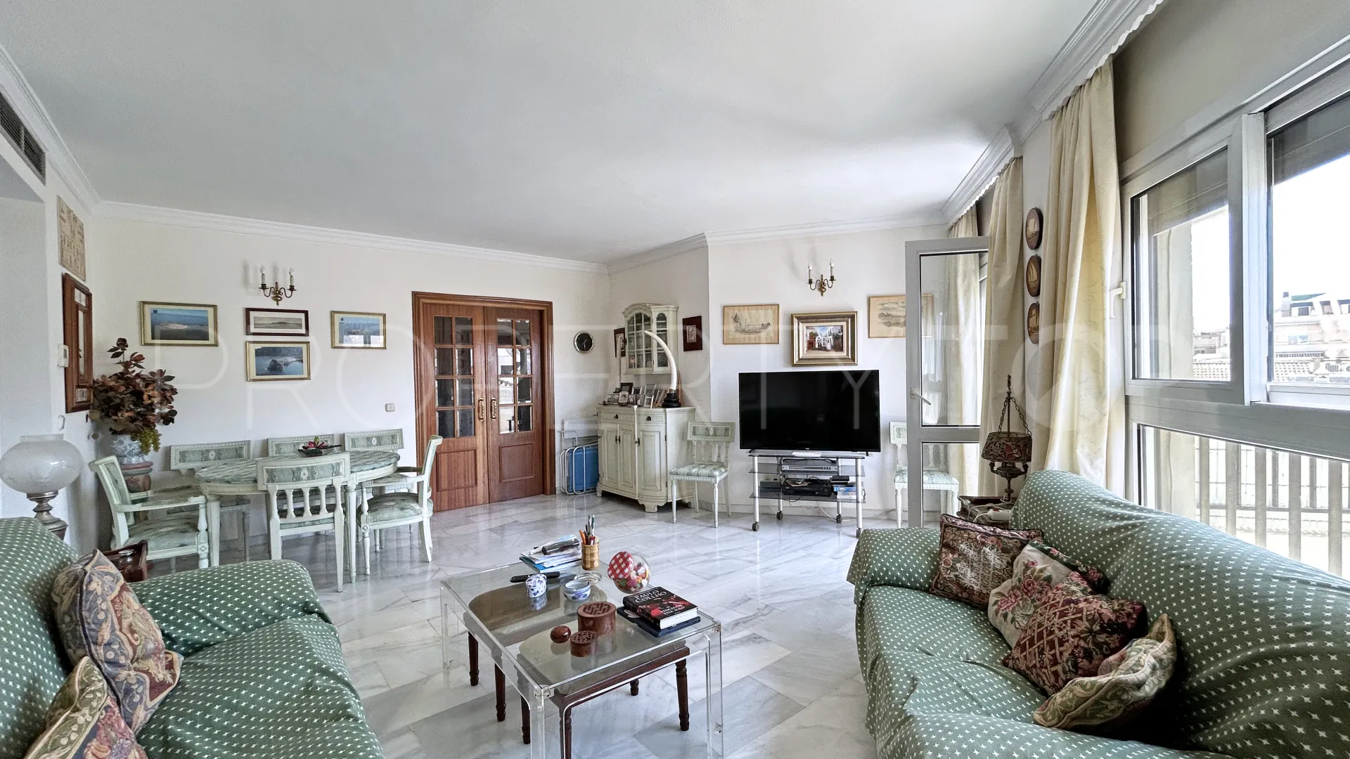 For sale duplex penthouse with 4 bedrooms in Marbella Centro