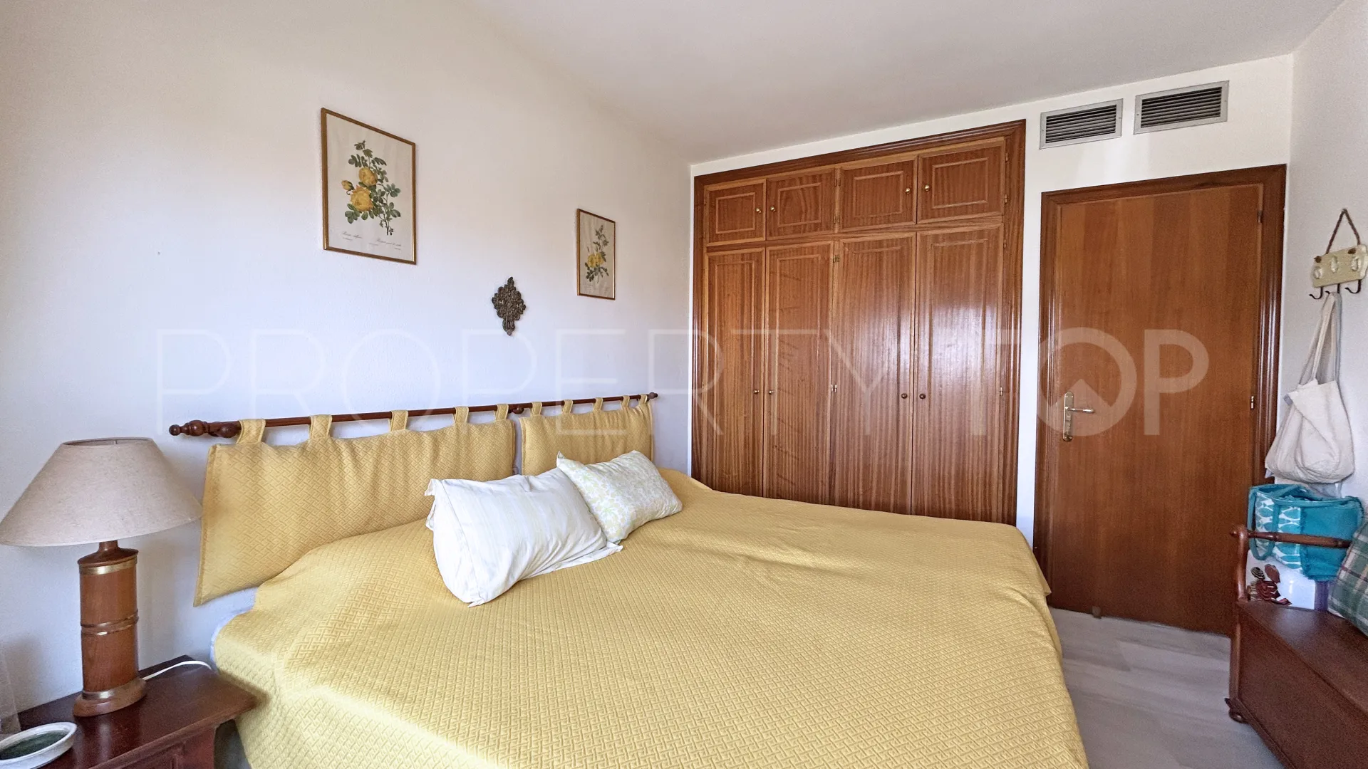 For sale duplex penthouse with 4 bedrooms in Marbella Centro