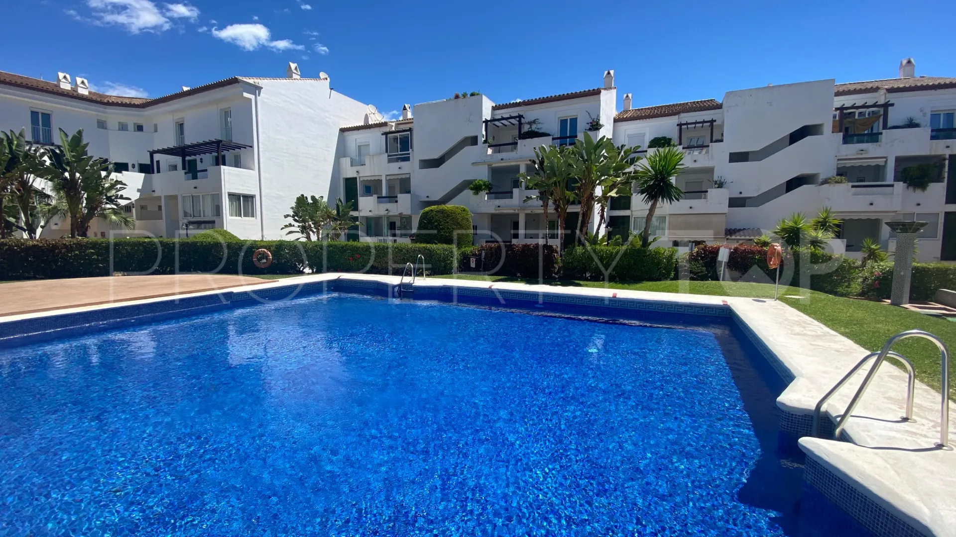 2 bedrooms ground floor duplex in Estepona for sale