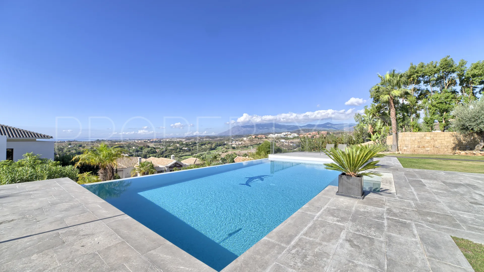 Buy Benahavis 6 bedrooms villa