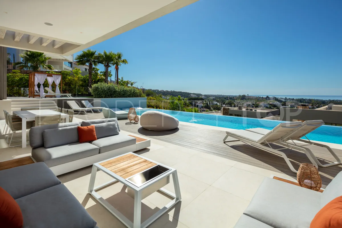 Nueva Andalucia 5 bedrooms villa for sale