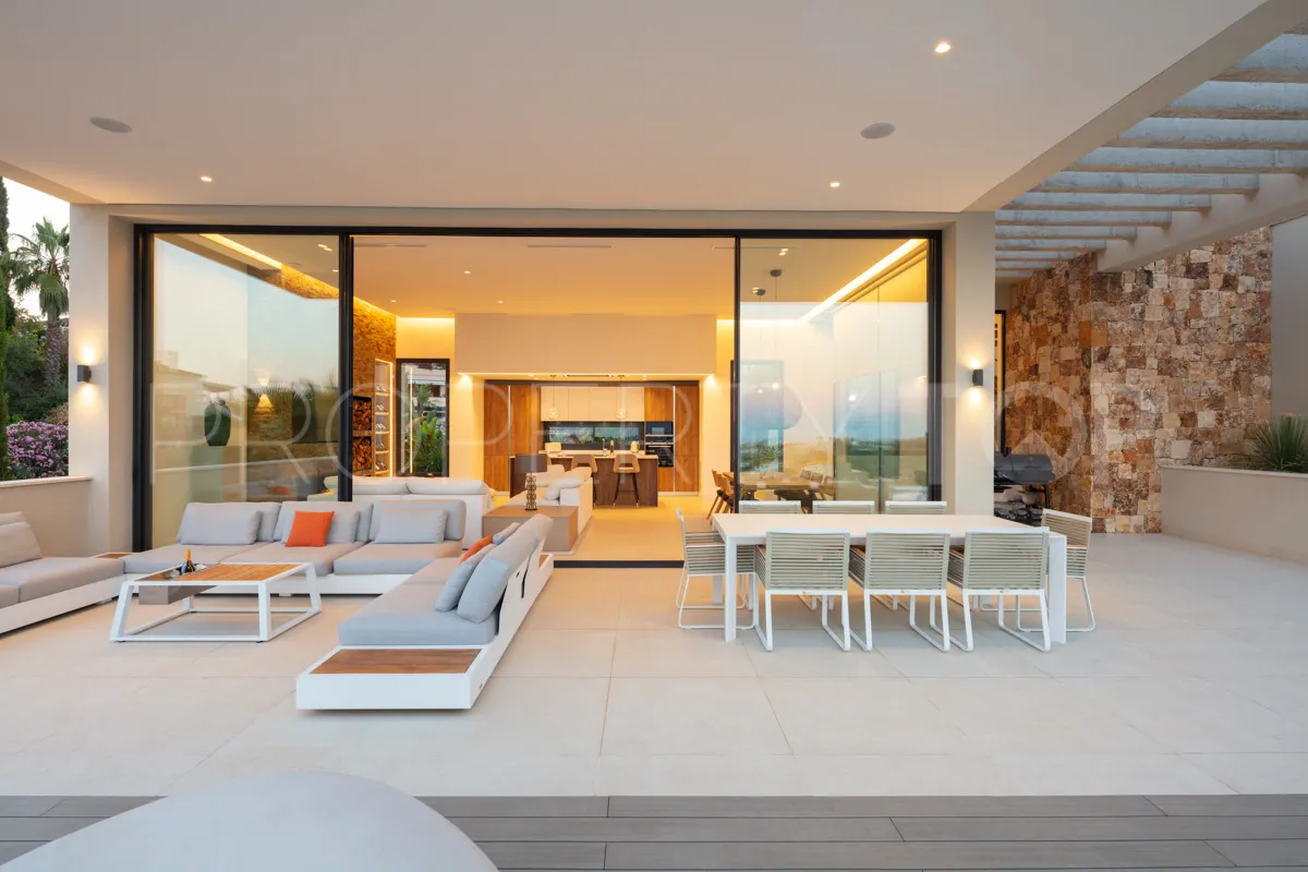 Nueva Andalucia 5 bedrooms villa for sale