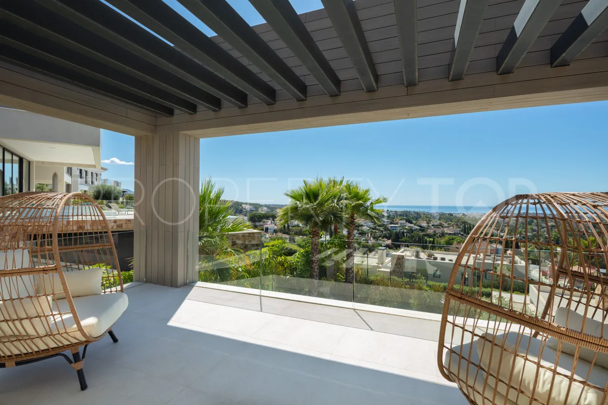 Nueva Andalucia 5 bedrooms villa for sale