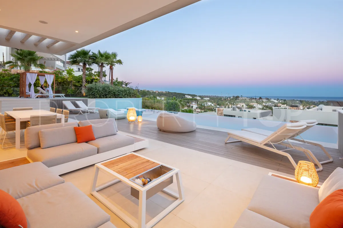 Nueva Andalucia 5 bedrooms villa for sale