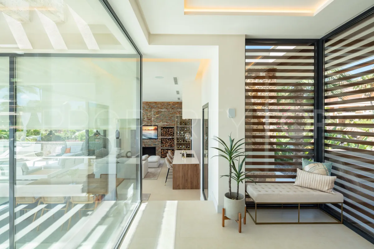 Nueva Andalucia 5 bedrooms villa for sale