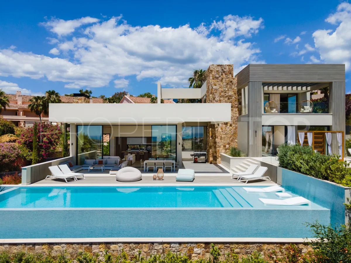 Nueva Andalucia 5 bedrooms villa for sale