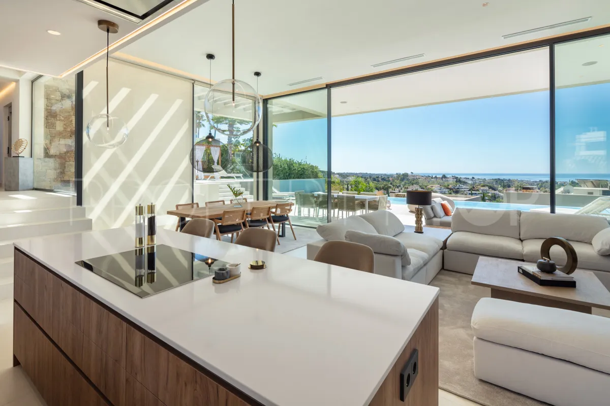 Nueva Andalucia 5 bedrooms villa for sale