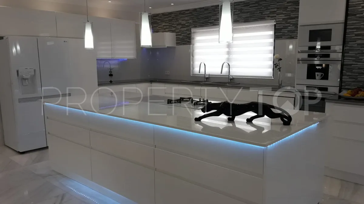 Paraiso Alto, villa de 6 dormitorios en venta