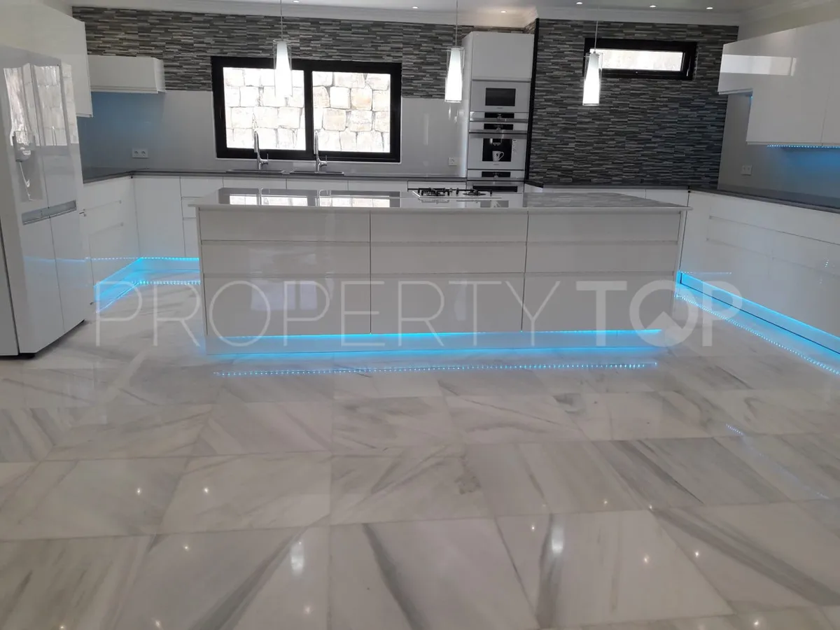 Paraiso Alto, villa de 6 dormitorios en venta