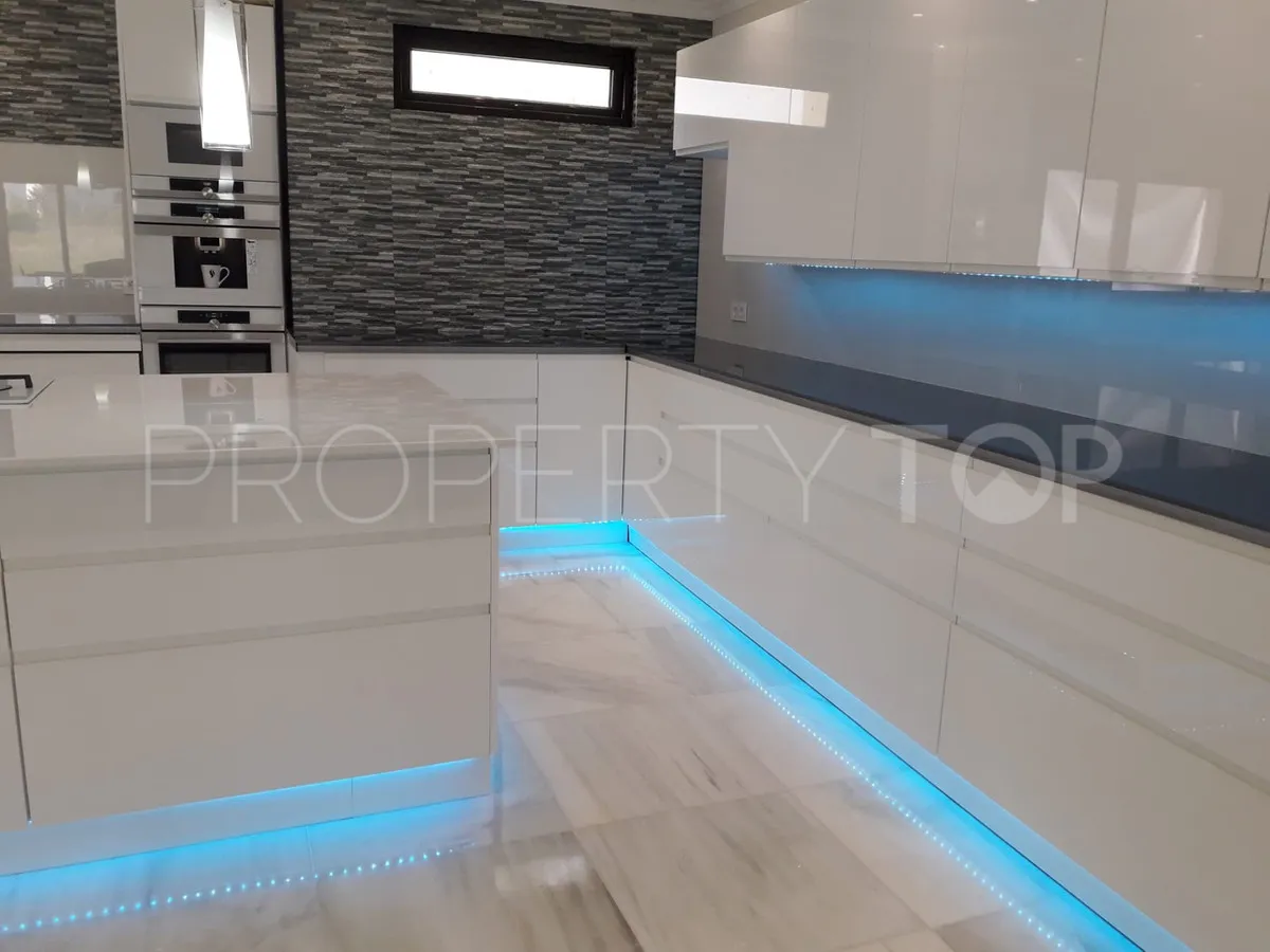 Paraiso Alto, villa de 6 dormitorios en venta