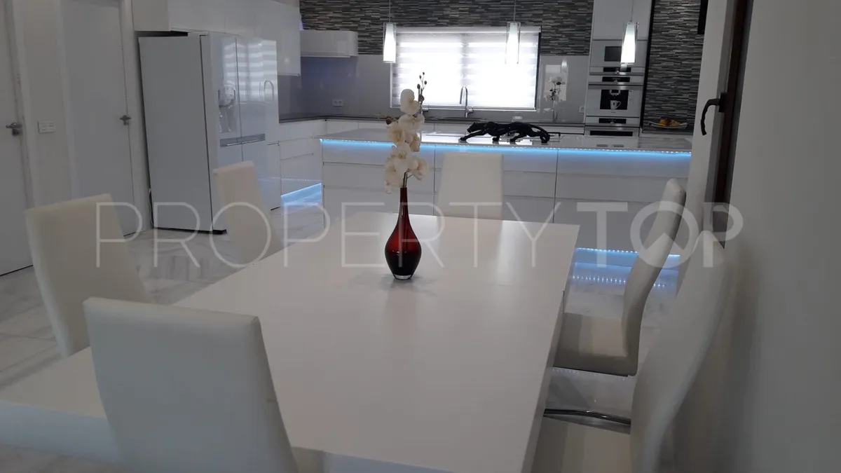 Paraiso Alto, villa de 6 dormitorios en venta
