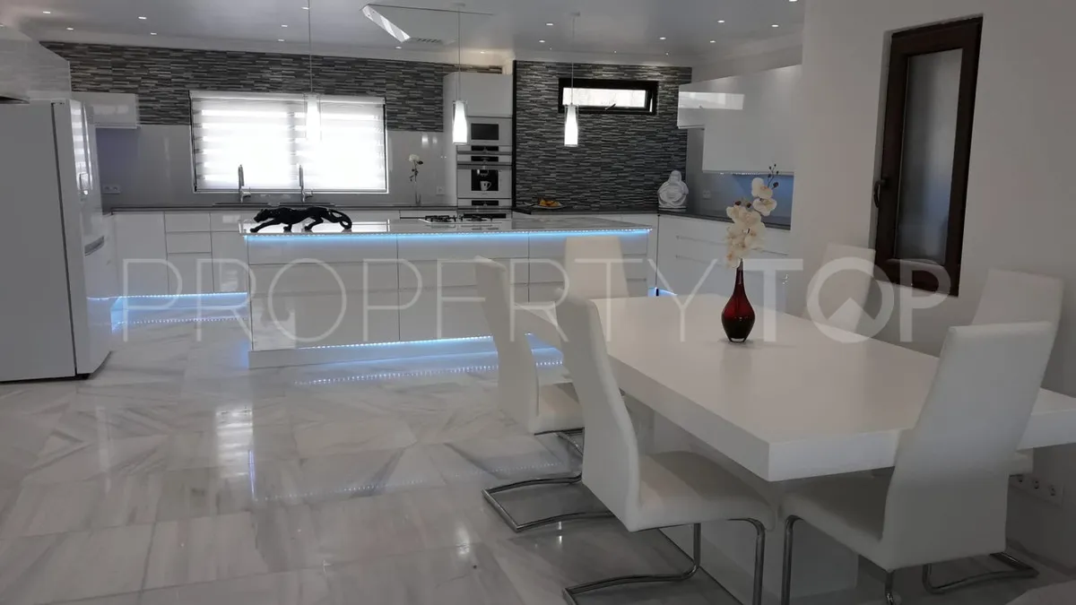 Paraiso Alto, villa de 6 dormitorios en venta