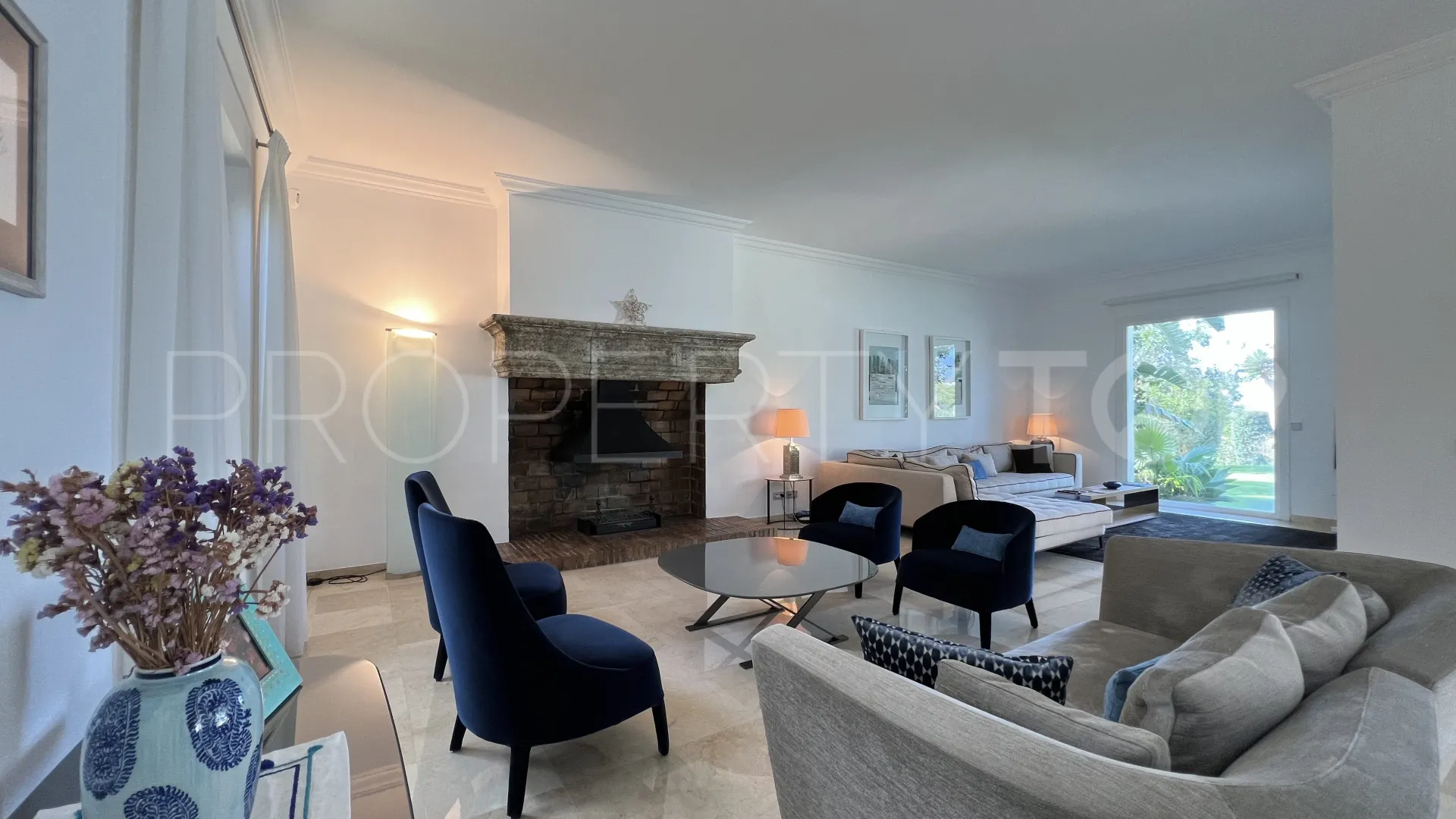El Paraiso villa for sale