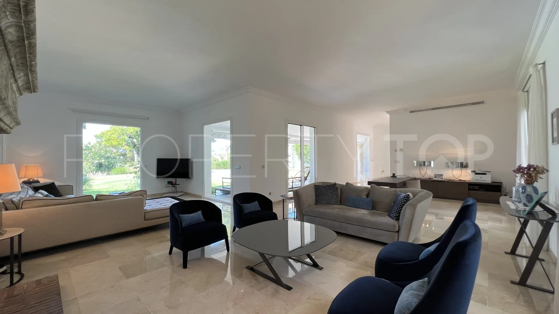 El Paraiso villa for sale