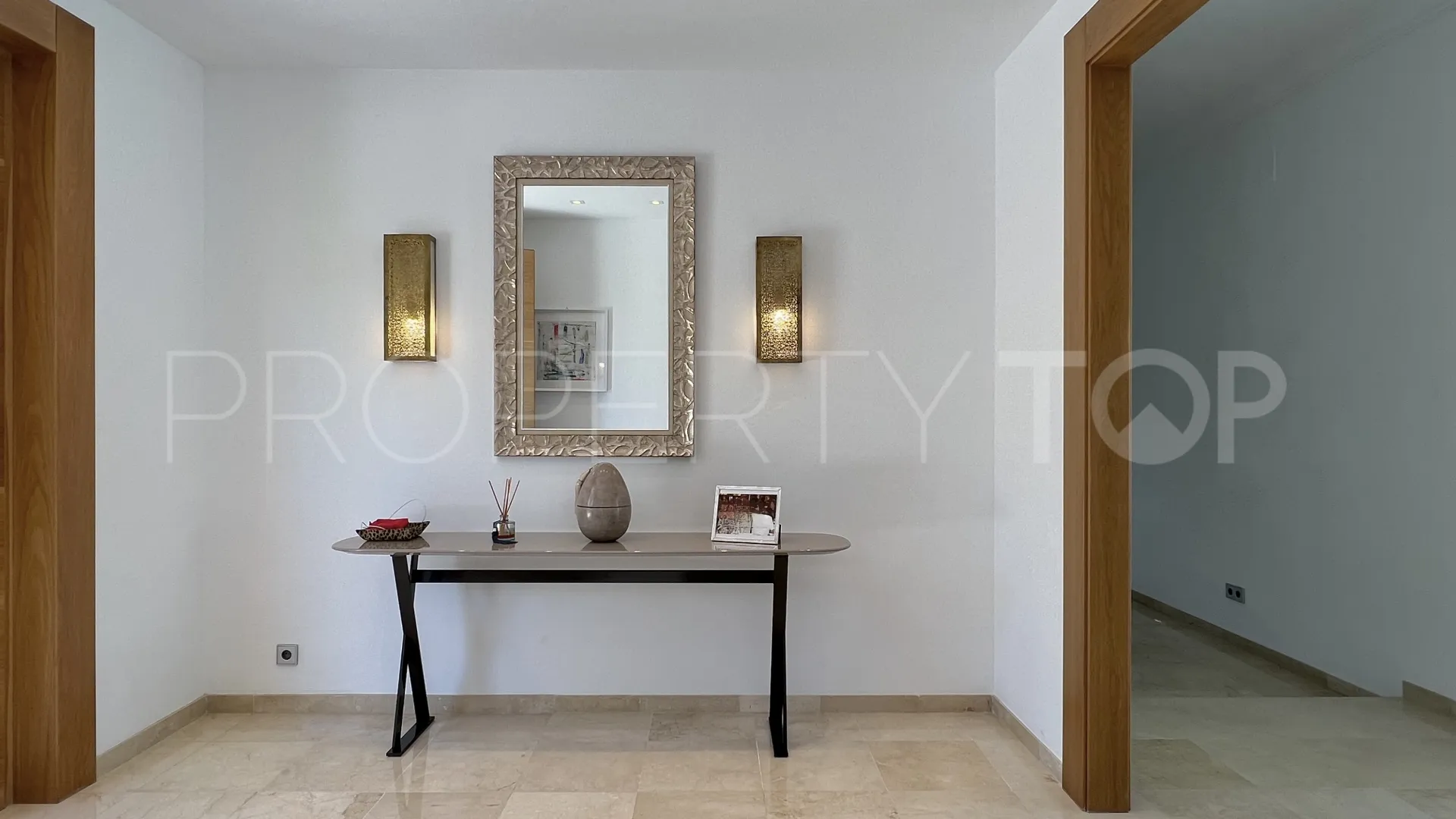 El Paraiso villa for sale
