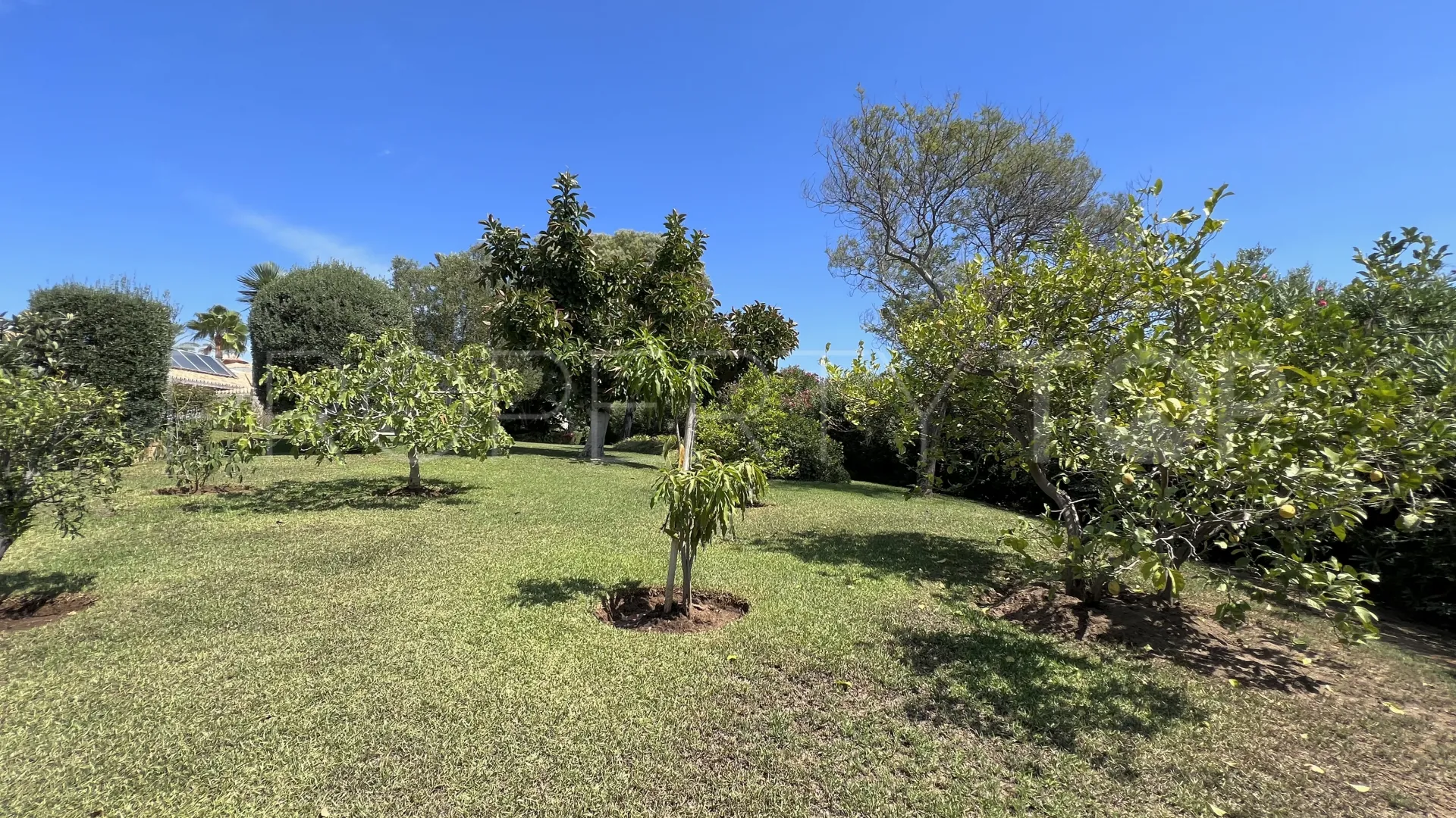 El Paraiso villa for sale