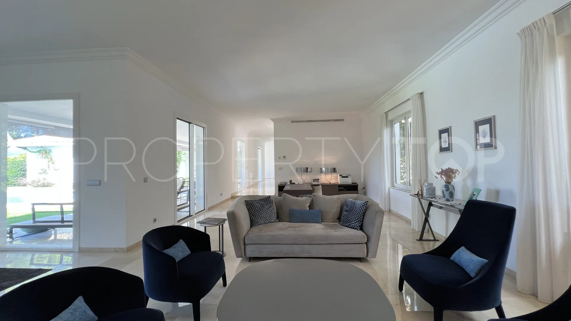 El Paraiso villa for sale