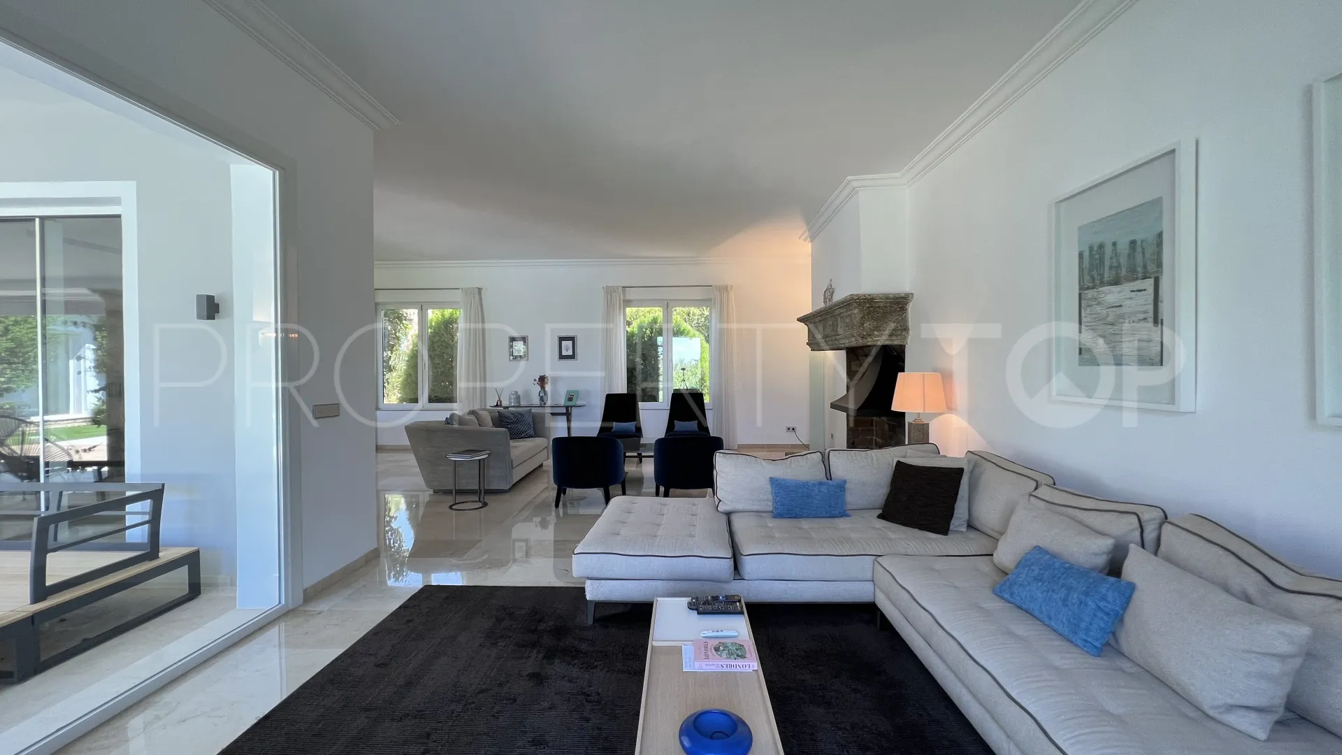 El Paraiso villa for sale