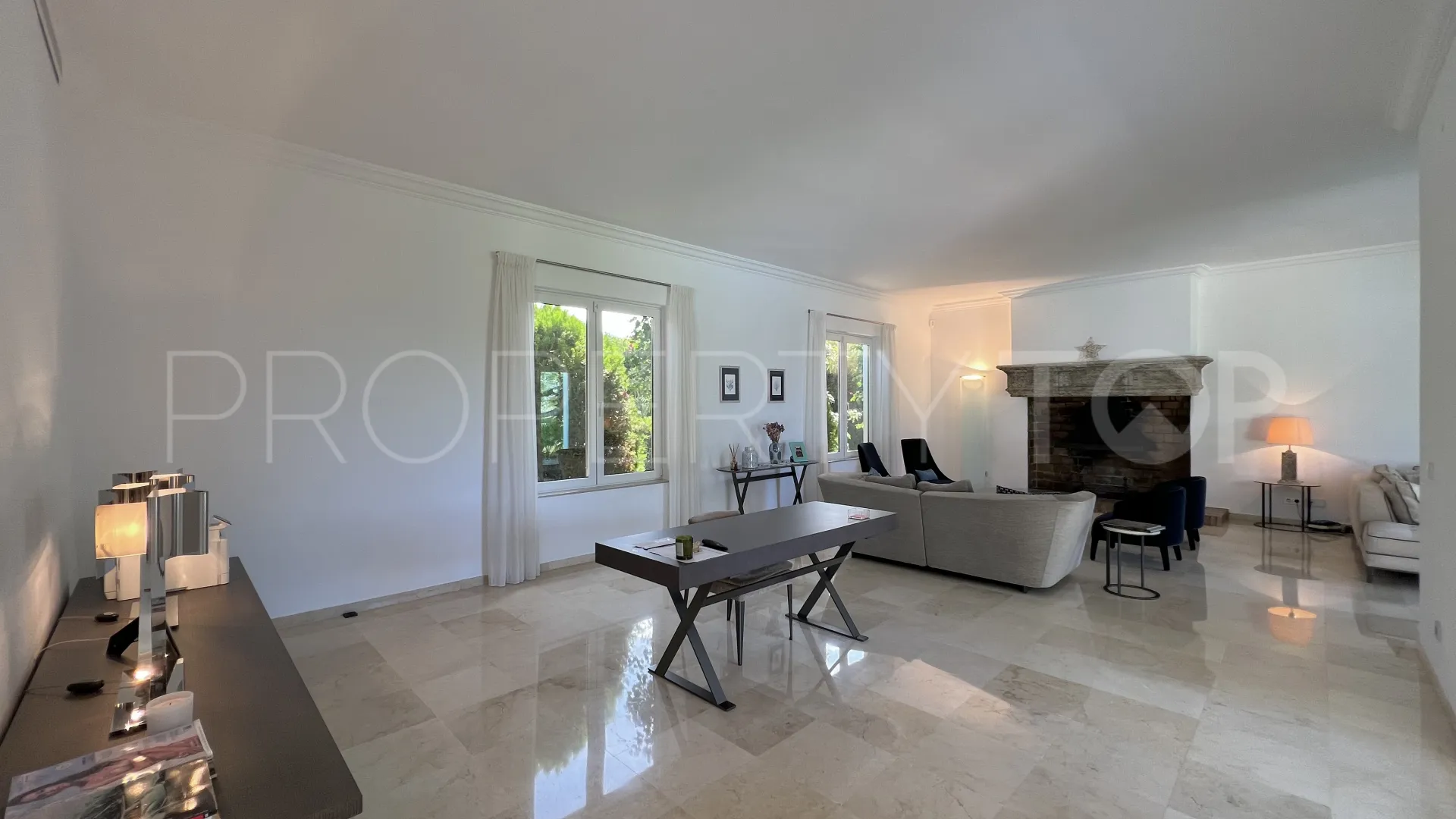 El Paraiso villa for sale