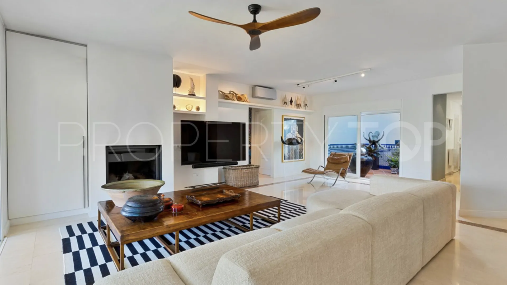 3 bedrooms El Paraiso villa for sale