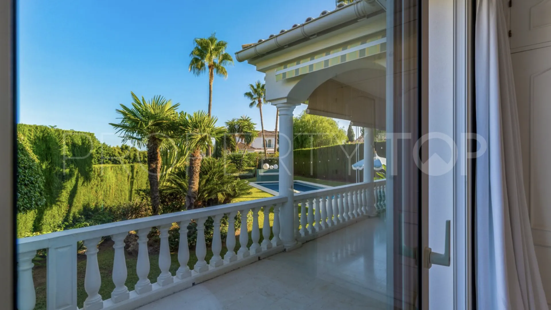 3 bedrooms El Paraiso villa for sale