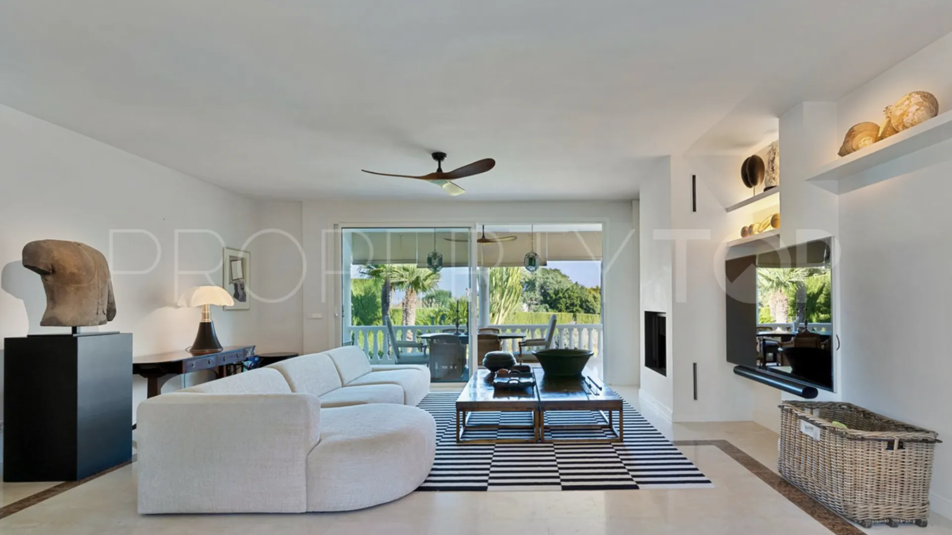3 bedrooms El Paraiso villa for sale