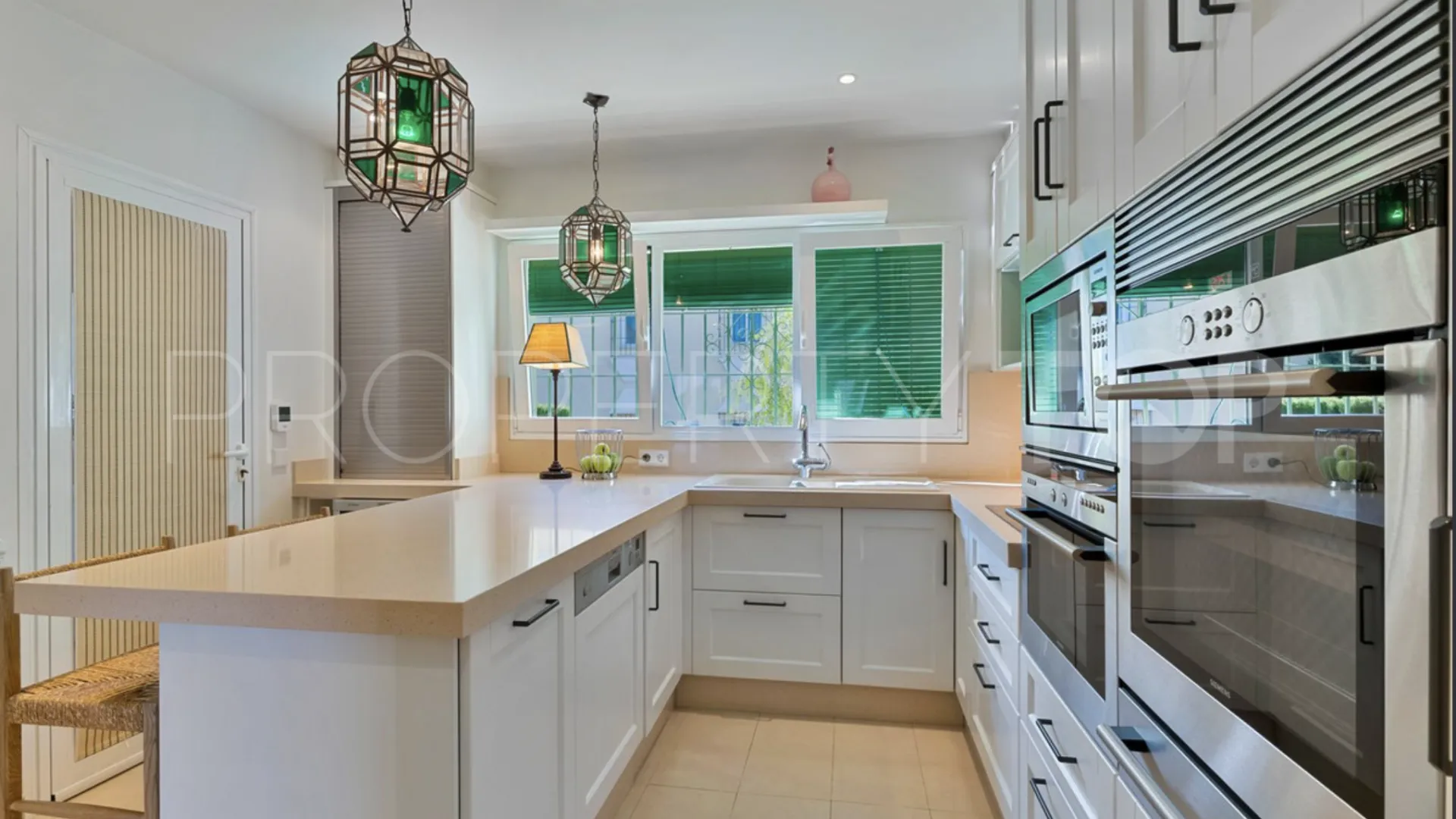 3 bedrooms El Paraiso villa for sale