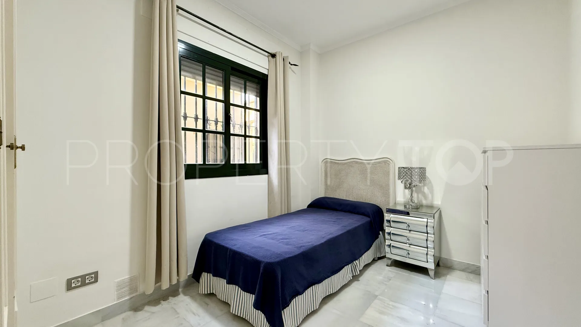 Villa en venta en Casasola