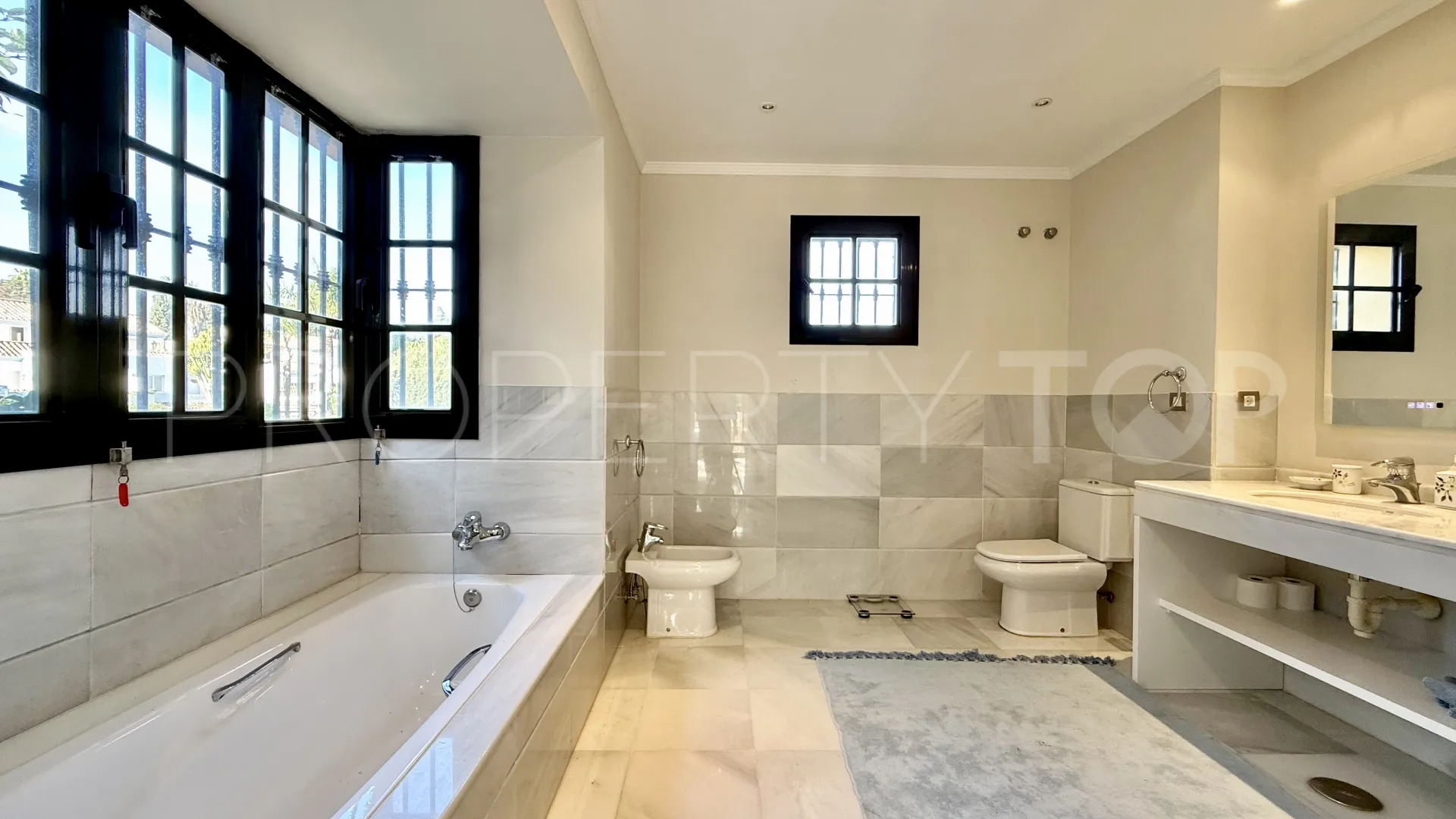 Villa en venta en Casasola